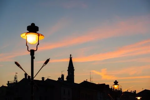 Silhouette of rooftops Stock-Fotos