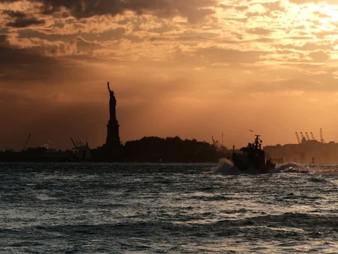 Silhouette statue of Liberty Stock Footage 81094928