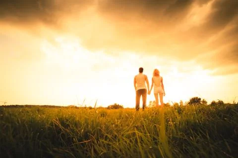 Silhouette of a Two Persons On Sunset Foto stock