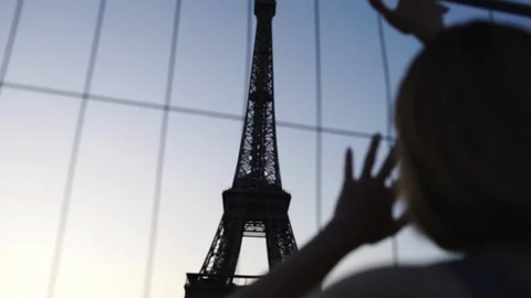 Silhouette of a woman on the background of the Eiffel tower 動画素材 123740634