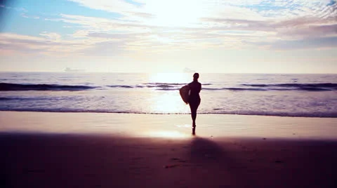 Silhouetted surfer girl Video stock 24652111