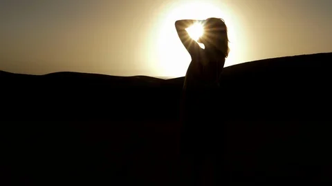 Silhouettes and sunsets 스톡 동영상 106188557
