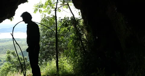 Silhouettes in a Cave Видео 327026076