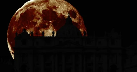 Silhouettes of the Saint Peter with giant moon Vídeo Stock 68639878
