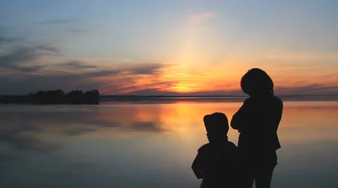 Silhouettes at sunset 스톡 동영상 51387362