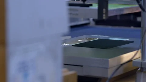 Silk screen printing process at the factory 库存影片 120906817