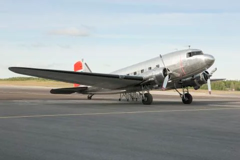 Silver airplane with two propellers Foto stock