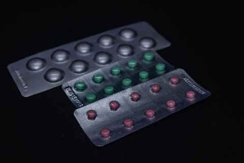 Silver blister pack with multiple pills Foto stock