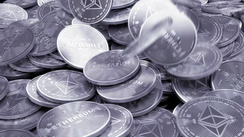 Silver Ethereum fall on pile 4K video background. Cryptocurrency mining concept. 库存影片 89475190