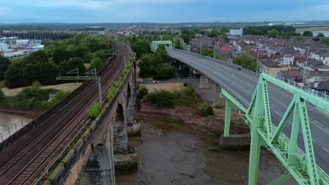 Silver Jubilee bridge and Ethelfleda railway aerial view between the structures 库存影片 342408922