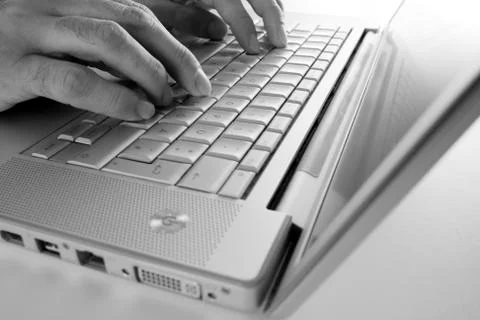 Silver laptop Stock-Fotos