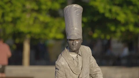 Silver living statue Stock-Footage 100367205