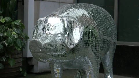 Silver pig statue Stockbeeldmateriaal 159908887