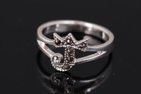 Silver ring on black background Foto stock