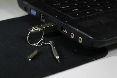 Silver USB flashdisk and key chain Photos