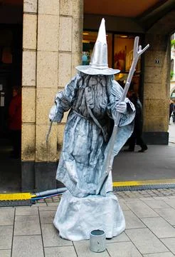 Silver Wizard Street Performer Foto stock