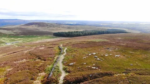 Simonside Hills, Flying above Walking Route revealing more of the countryside 库存影片 132532352
