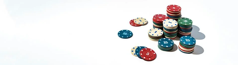 Simple abstract stack of casino chips on the color surface table with copy space Foto stock