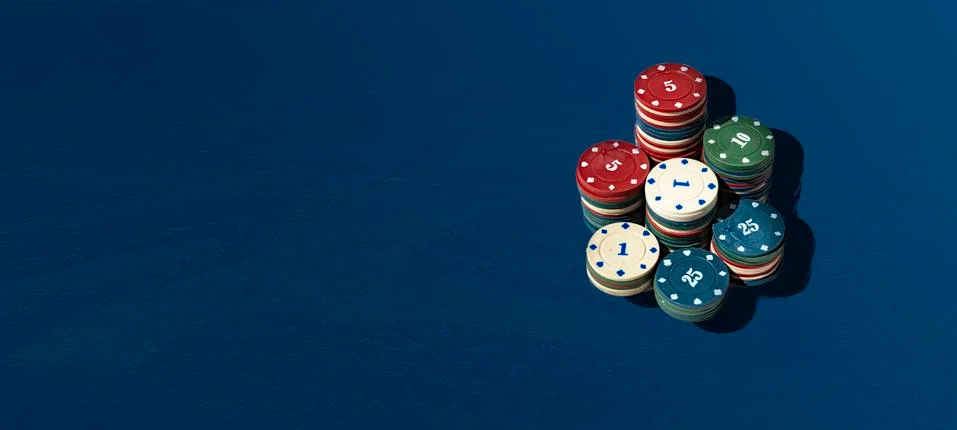 Simple abstract stack of casino chips on the color surface table with copy space Foto stock