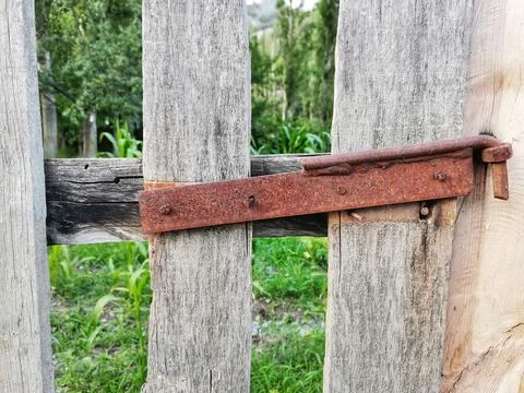 Simple garden gate lock. Foto stock