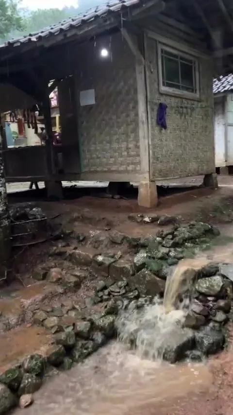 Simple house Stock Footage 307562933