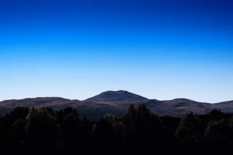 Simple mountain peak landscape background Foto stock