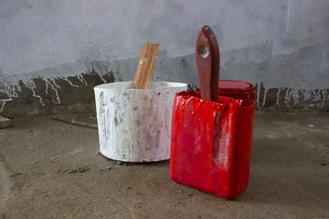A simple paint can using used plastic waste Foto stock
