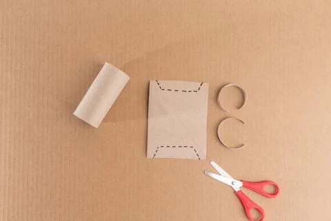 Simple paper craft concept for kid and kindergarten, DIY, tutorial, step by step 스톡 사진