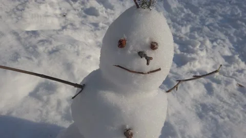 Simple snowman on Mount Terminillo. Video stock 232343842