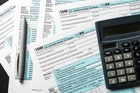 Simplifying the process of filling out the US 1040 individual income tax return Stock Photos
