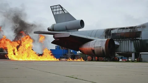 Simulated fire on an airplane, slow motion 스톡 동영상 43252306