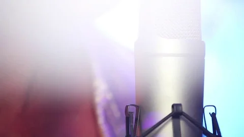 Sing into the microphone Stock-Footage 72334529