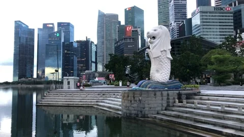 Singapore - 06/19/2020: Merlion Park and CBD on day 1 after lockdown, 4K Stock Footage