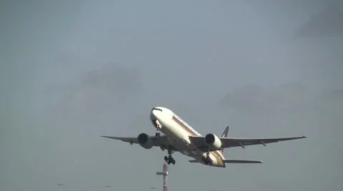 Singapore Airlines 777 Take-off Stock Footage