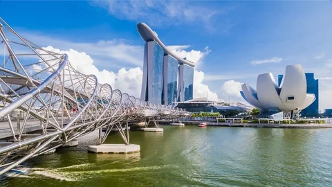 SINGAPORE - August 23, 2017:View from the infinity pool at Marina Bay Sands Stock-Footage 102151790