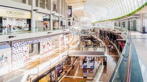 SINGAPORE - August 23: Timelapse in motion - inside view in the shopping mall Stock-Footage 79645280