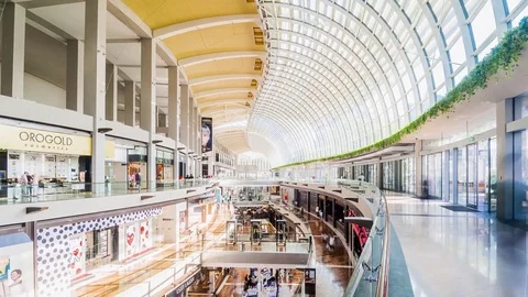 SINGAPORE - August 23: Timelapse in motion - inside view in the shopping mall Stock Footage 79645287