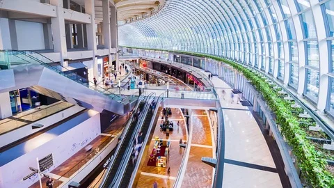 SINGAPORE - August 23: Timelapse in motion - inside view in the shopping mall Видео 79645288