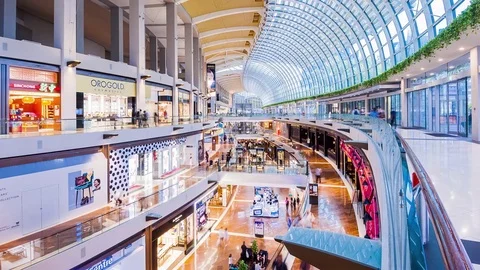 SINGAPORE - August 23: Timelapse in motion - inside view in the shopping mall 스톡 동영상 79649994