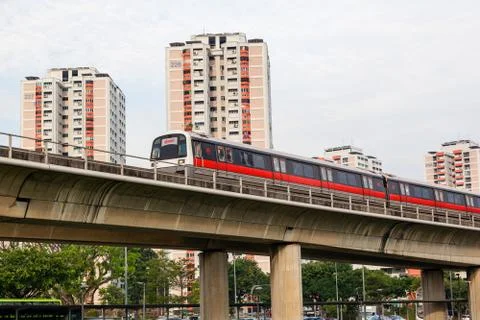 Singapore Subway Train on Elevated Tracks Foto stock