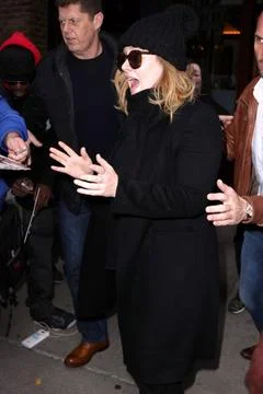  Singer Adele greets fans as she leaves a downtown hotel on November 18 20... Stock-Fotos