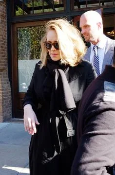  Singer Adele leaves her downtown hotel on November 17 2015 in New York Ci... Stock-Fotos