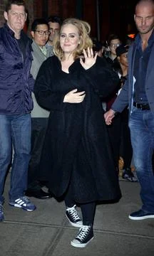 Singer Adele left a downtown hotel on November 16 2015 in New York City C... Stock-Fotos