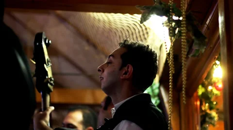 Singer. Video stock 34509660