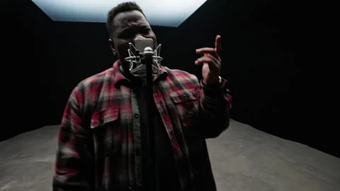 Singer Making Music Video Inside A Studio 库存影片 236512482