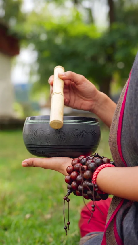 Singing bowl closeup Video stock 287511682