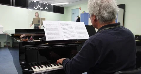 Singing lessons at the conservatory during the corona pandemic Stock-Footage 145745635
