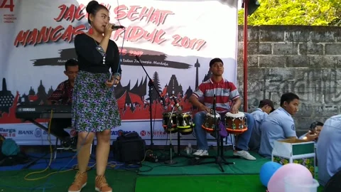 Singing on stage performance Video stock 169860463
