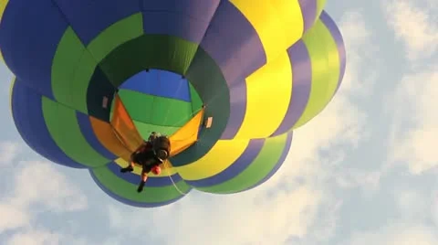 Single balloon rider Video stock 17882500