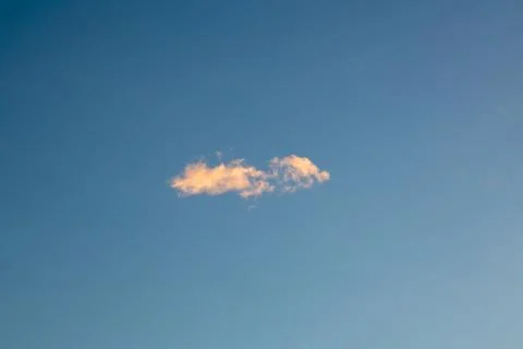Single Cloud in Blue Sky Фото